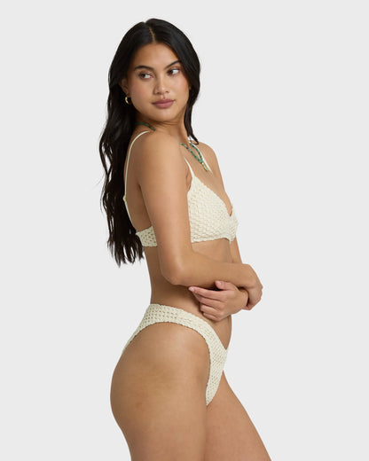 WHITE CAP