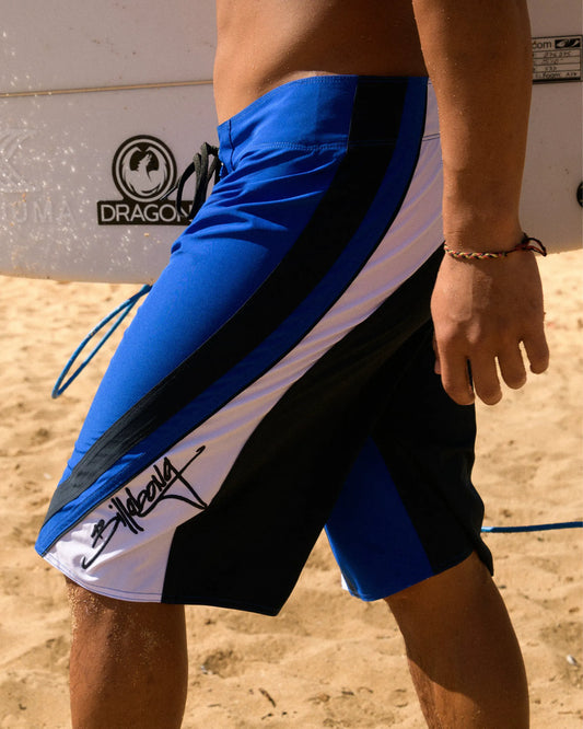 CLASSIC BLUE